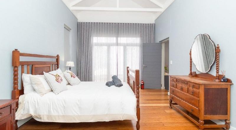 6 Bedroom Property for Sale in Kleinbaai Western Cape